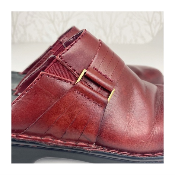 CLARKS Burgundy Red Leather Upper Stretch Buckle Mules 9 Slip-On Comfort - Picture 7 of 12